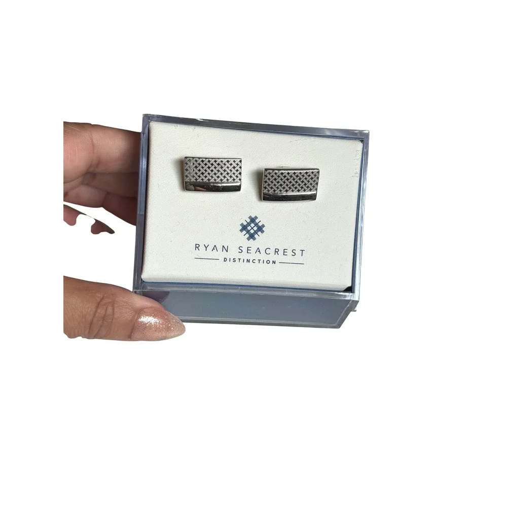 NEW Ryan Seacrest Distinction Mens Silver Tone Textured Weave Rectangular Cuffs